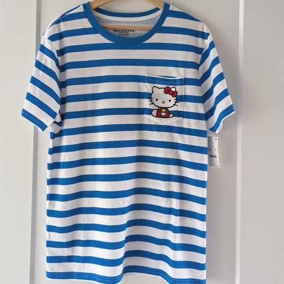 BNWT Sanrio Bioworld Hello Kitty Pocket Tee in Size Medium Mens - Picture 1 of 6